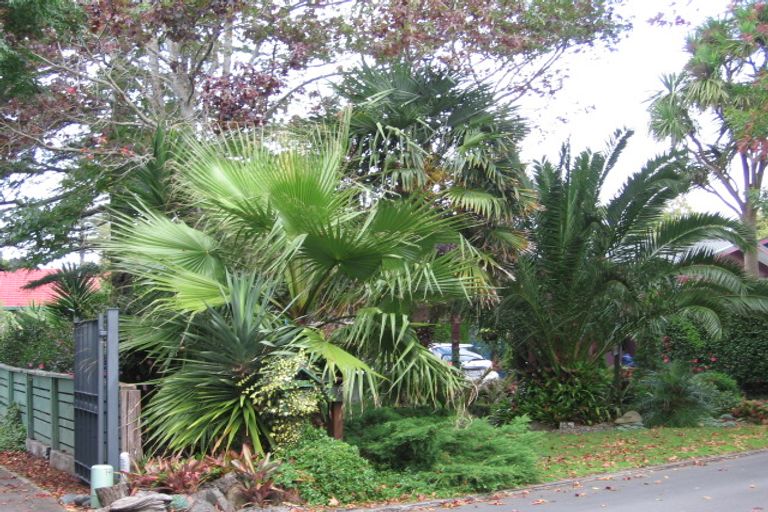 Photo of property in 14 Elimar Drive, Sunnyhills, Auckland, 2010