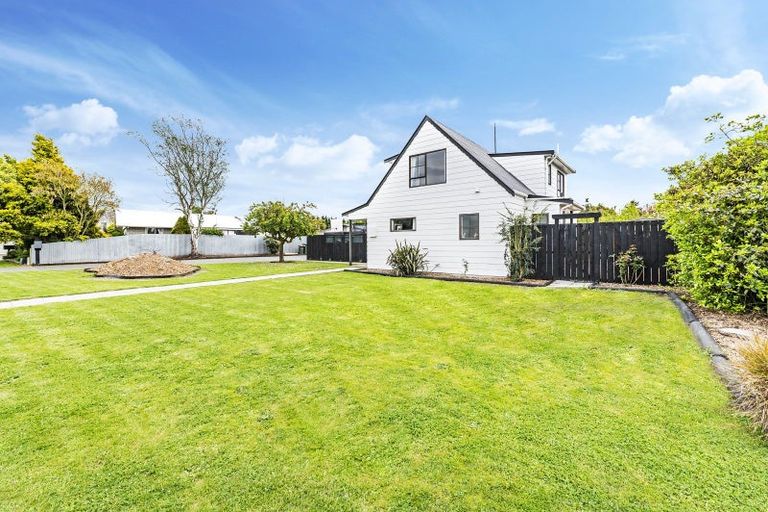 Photo of property in 12 Torlesse Crescent, Darfield, 7510