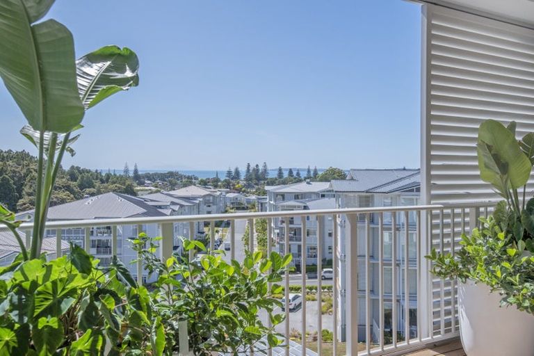 Photo of property in 172 Landmark Terrace, Orewa, 0931