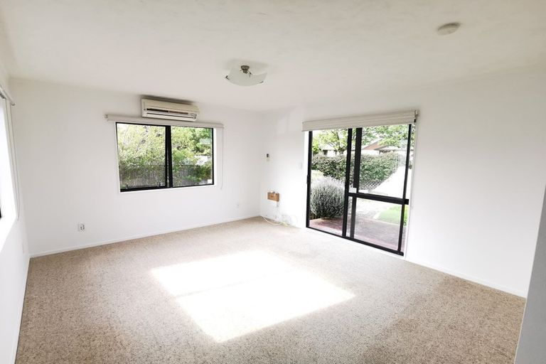 Photo of property in 87 Hillcrest Drive, Kelvin Grove, Palmerston North, 4414