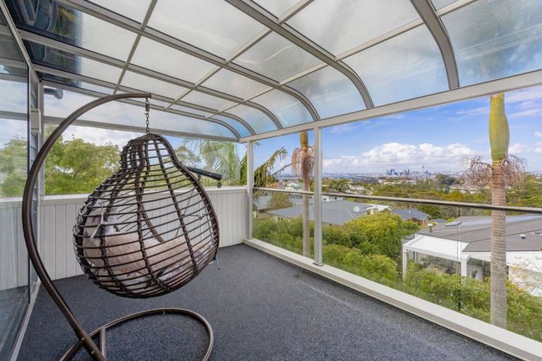 Photo of property in 25 Pupuke Road, Birkenhead, Auckland, 0627