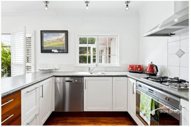 Photo of property in 232 Lake Road, Hauraki, Auckland, 0622