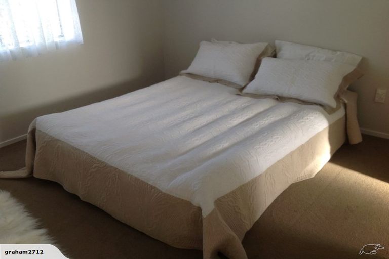 Photo of property in 32b Edgewater Parade, Waiuku, 2123