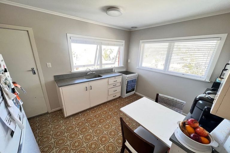 Photo of property in 3/7 Sudan Avenue, Milford, Auckland, 0620