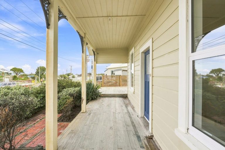 Photo of property in 18 Bryce Street, Castlecliff, Whanganui, 4501