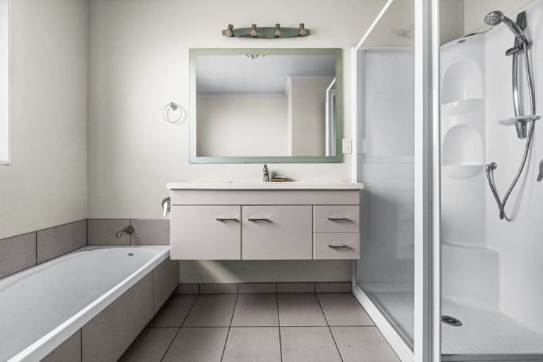 Photo of property in 15 Mcnaughton Place, Onekawa, Napier, 4110