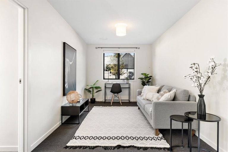 Photo of property in 12 Mystery Grove, Lake Hayes, Queenstown, 9304