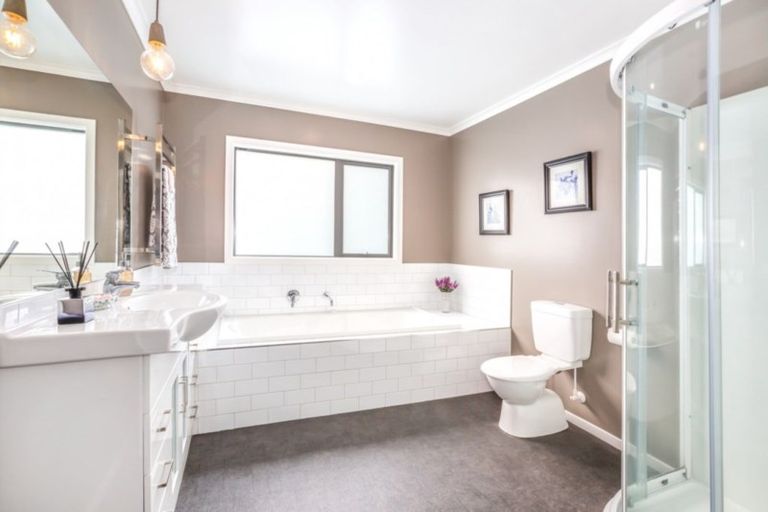 Photo of property in 16 Bluejacket Place, Whitby, Porirua, 5024