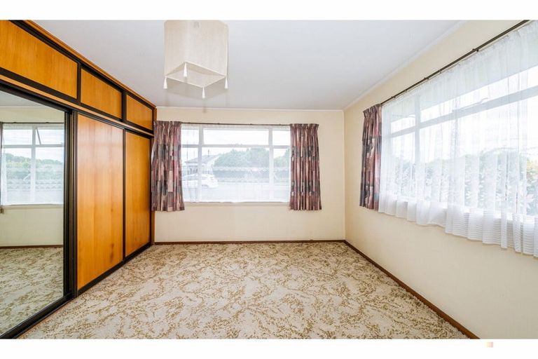 Photo of property in 1 Regent Street, Waimate, 7924