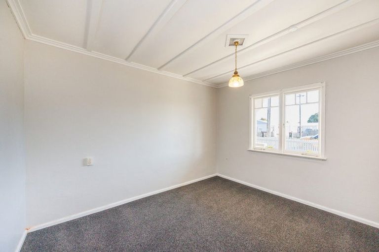 Photo of property in 23 Ross Street, Marton, 4710