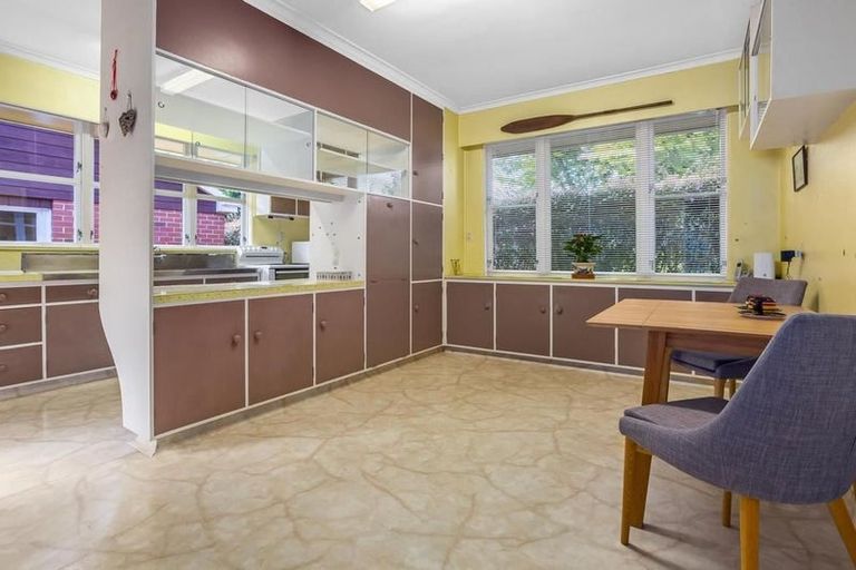 Photo of property in 11 Iti Grove, Waikanae, 5036