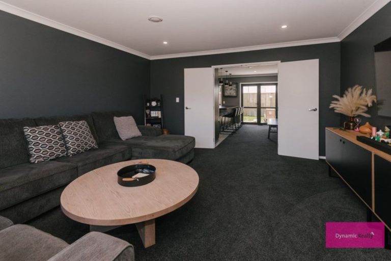Photo of property in 8 Butler Place, Fitzherbert, Palmerston North, 4410