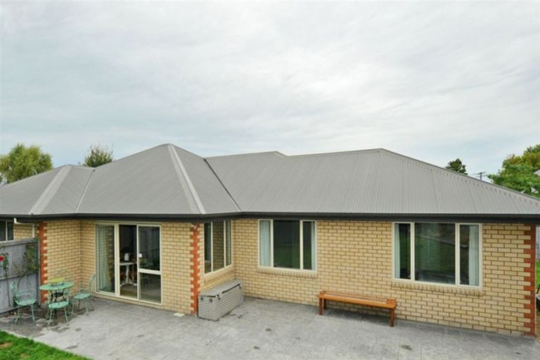 Photo of property in 5 Willowview Drive, Redwood, Christchurch, 8051
