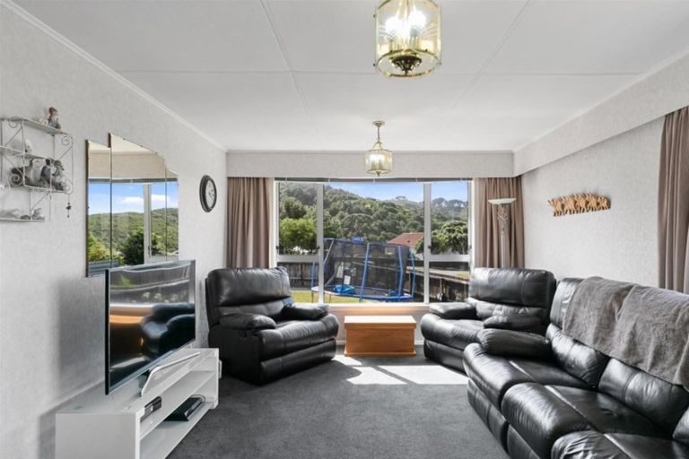 Photo of property in 42 Rangituhi Crescent, Takapuwahia, Porirua, 5022