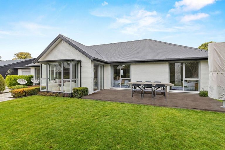 Photo of property in 2/23d Jacksons Road, Merivale, Christchurch, 8014