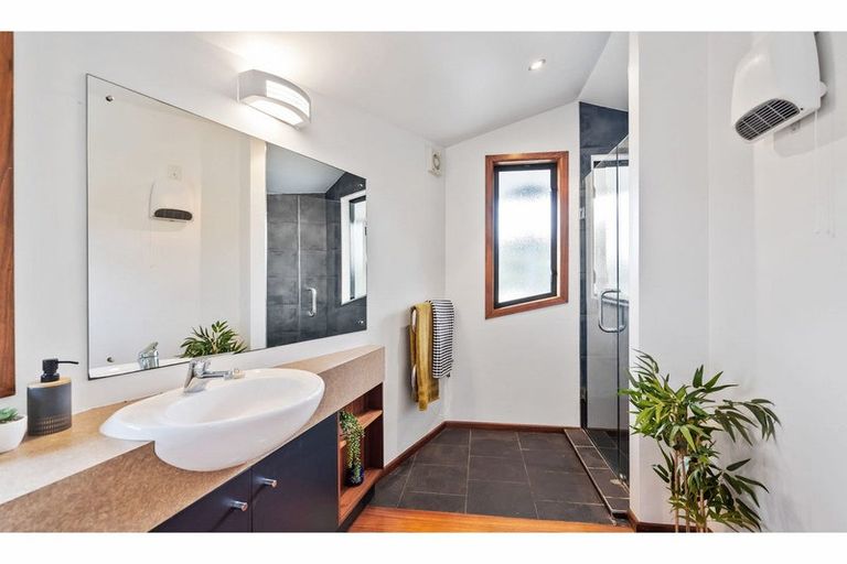 Photo of property in 19 Anchorage Heights Place, Kerikeri, 0294