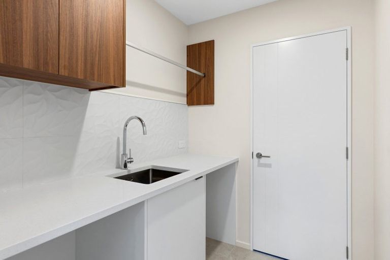 Photo of property in 52 Matamoe Drive, Halswell, 8025