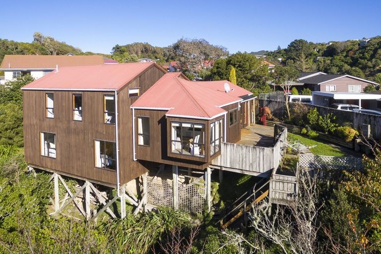 Photo of property in 8 Ballina Drive, Churton Park, Wellington, 6037