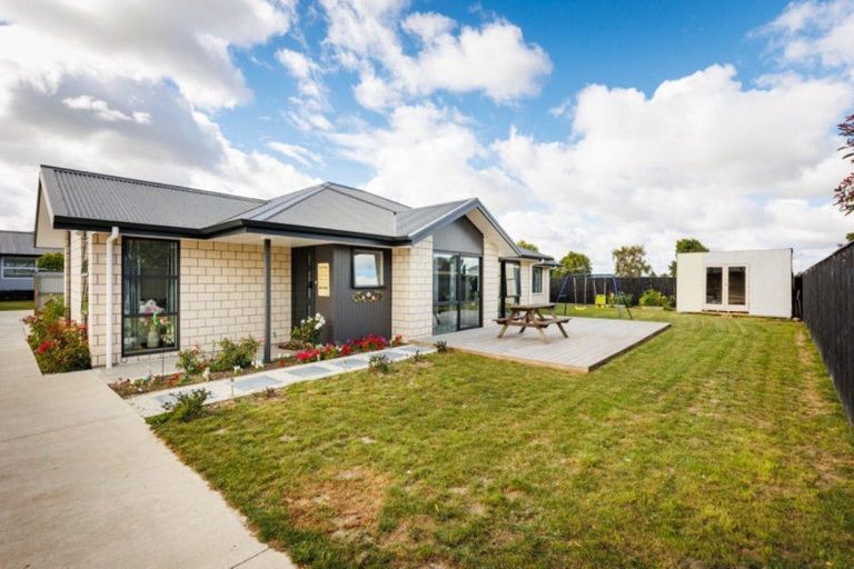 Photo of property in 8 Henty Lane, Marton, 4710