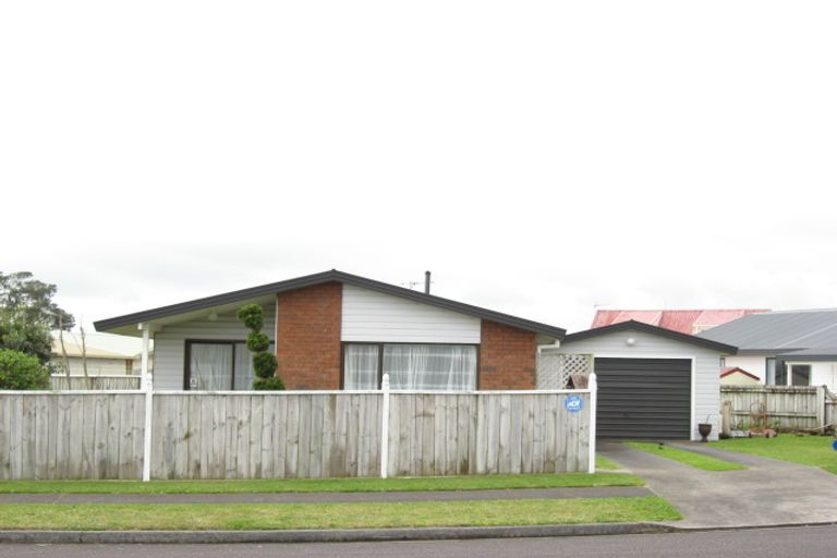 Photo of property in 23 Meade Place, Bell Block, New Plymouth, 4312