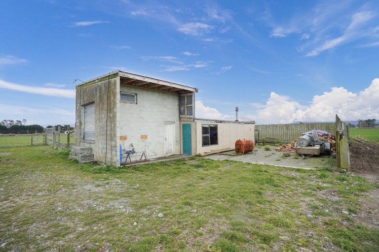 Photo of property in 565 Otautau Wreys Bush Road, Waikoura, Otautau, 9689