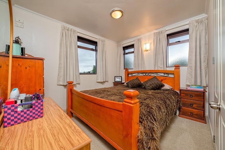 Photo of property in 73 Waimahia Avenue, Weymouth, Auckland, 2103