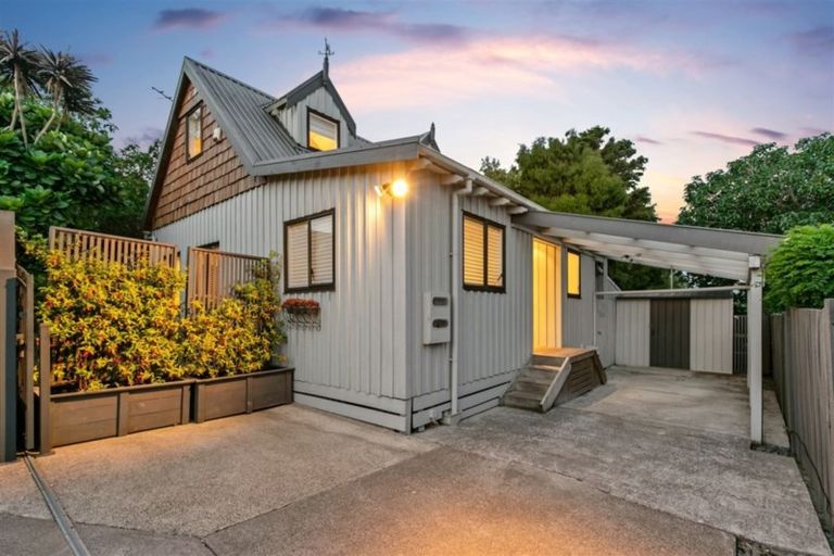 Photo of property in 193a Queen Street, Northcote Point, Auckland, 0627