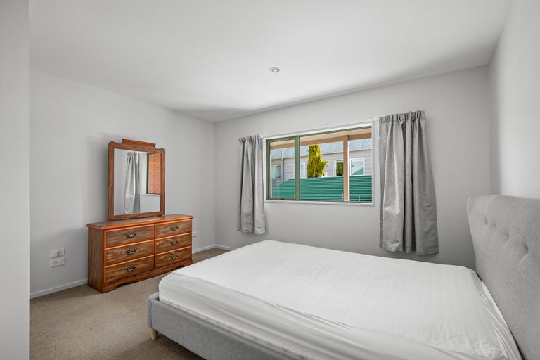 Photo of property in 90 Shields Street, Clyde, 9330