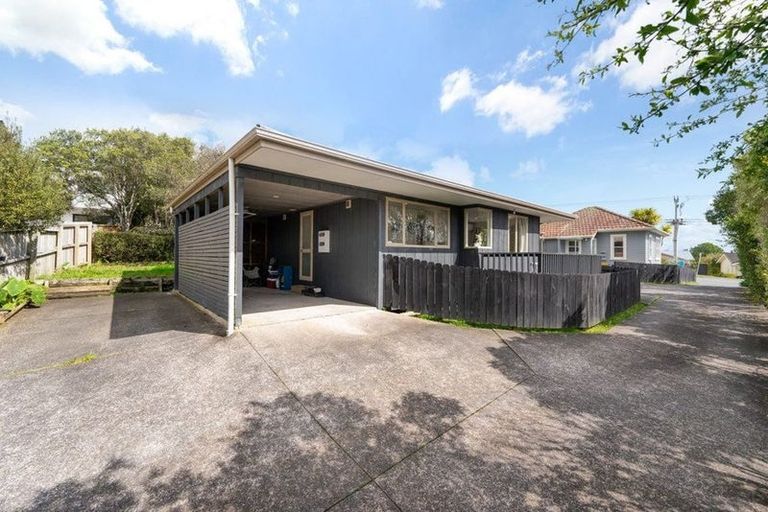 Photo of property in 140 Titirangi Road, New Lynn, Auckland, 0600