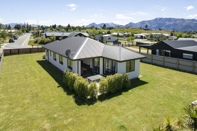 Photo of property in 16 Francis Lane, Lake Hawea, Wanaka, 9382