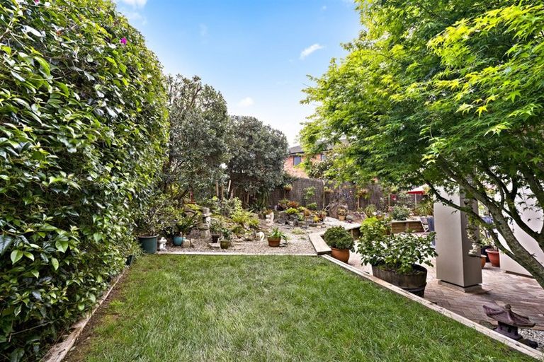 Photo of property in 3 Travis View Drive, Fairview Heights, Auckland, 0632