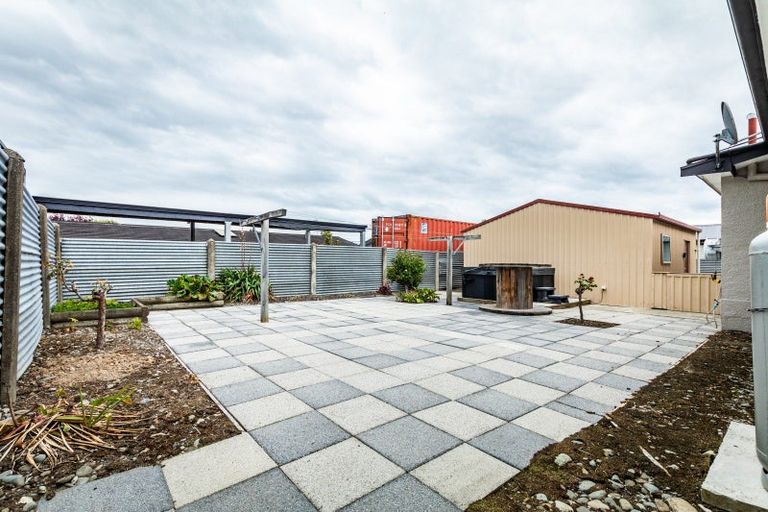 Photo of property in 9 Grange Street, Winton, 9720