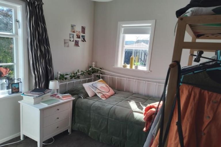 Photo of property in 6 Coates Grove, Silverstream, Upper Hutt, 5019