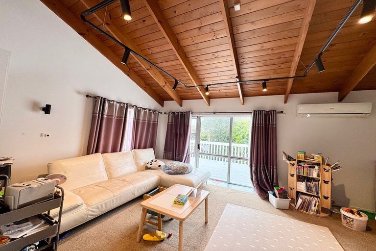 Photo of property in 61 Waimumu Road, Massey, Auckland, 0614