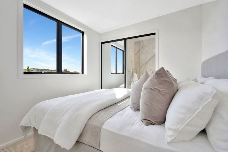 Photo of property in 1/6 Princes Street, Northcote Point, Auckland, 0627