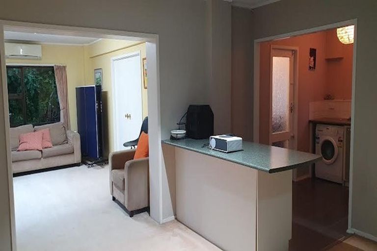 Photo of property in 24 Birman Close, Half Moon Bay, Auckland, 2012