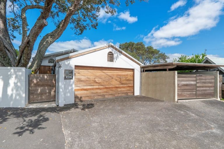 Photo of property in 80b Queen Street, Northcote Point, Auckland, 0627