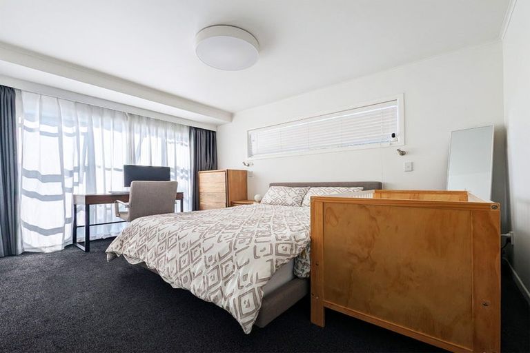 Photo of property in 85 Verbena Road, Birkdale, Auckland, 0626