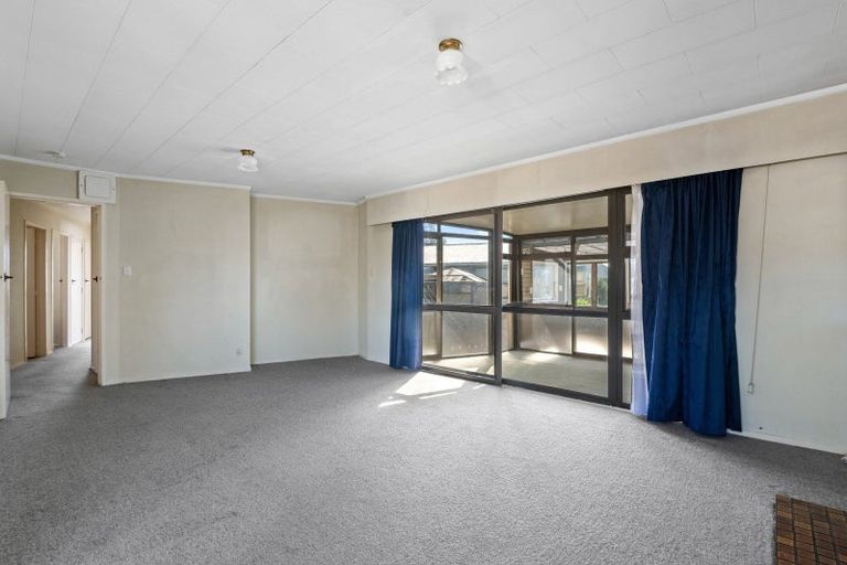 Photo of property in 32 Browning Crescent, Owhata, Rotorua, 3010