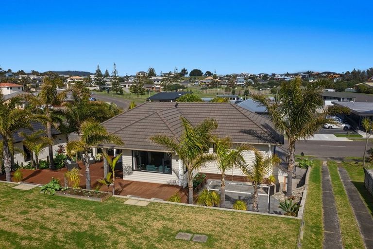 Photo of property in 4 Fishermans Drive, Coastlands, Whakatane, 3120