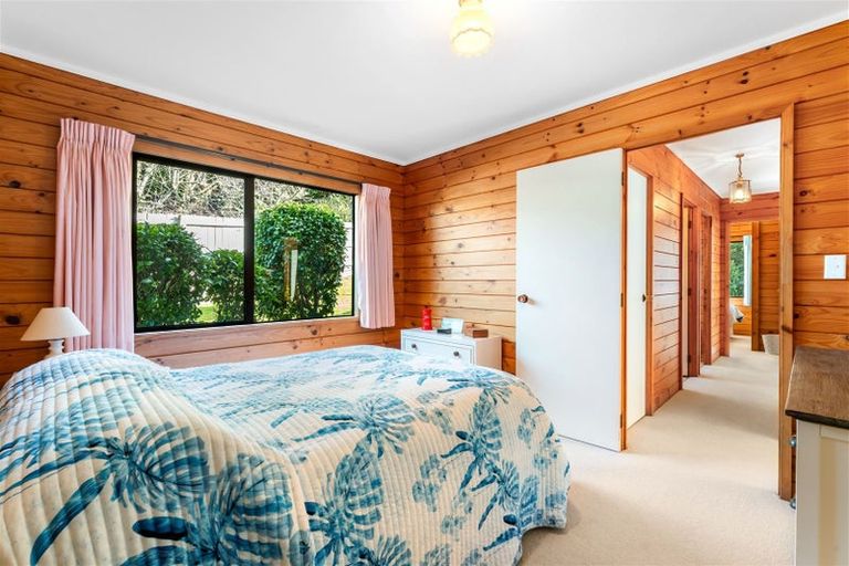 Photo of property in 14 Chardon Place, Henderson, Auckland, 0612