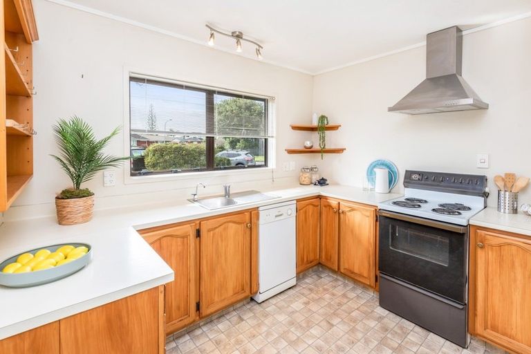 Photo of property in 1/95 Botany Road, Botany Downs, Auckland, 2010