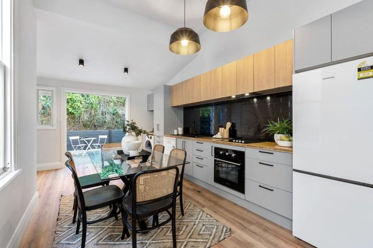 Photo of property in 23 Elizabeth Street, Mount Victoria, Wellington, 6011