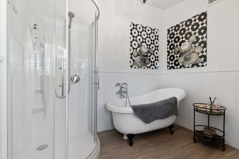 Photo of property in 63 Dublin Street, Martinborough, 5711