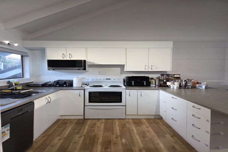 Photo of property in 2/15 Belle Vue Avenue, Northcote Point, Auckland, 0627