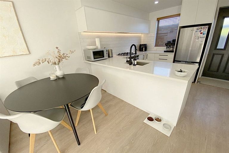 Photo of property in 10/190 Lincoln Road, Addington, Christchurch, 8024