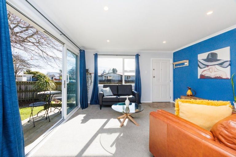 Photo of property in 2 Lockhart Avenue, Milson, Palmerston North, 4414