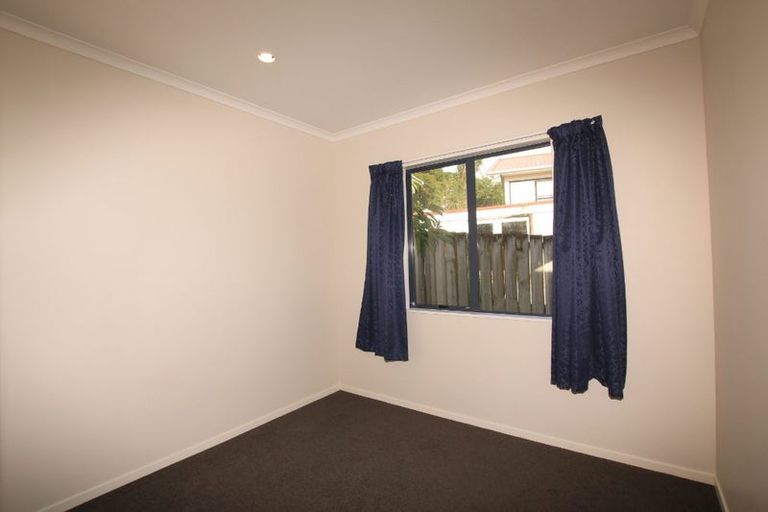 Photo of property in 17 Maywood Crescent, Glen Eden, Auckland, 0602
