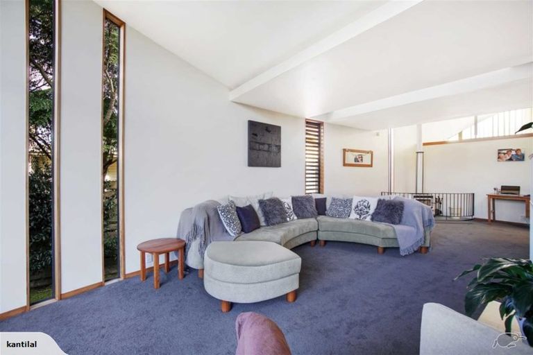 Photo of property in 65 Forrest Hill Road, Milford, Auckland, 0620