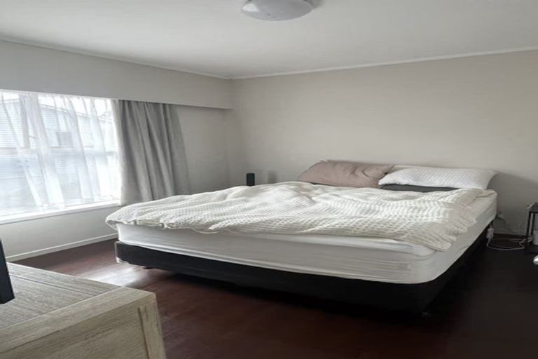 Photo of property in 2/581 East Coast Road, Browns Bay, Auckland, 0630